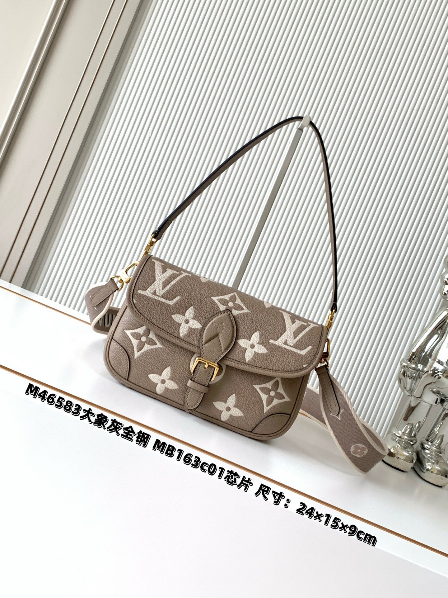 Louis Vuitton LV Classic Handbag Premium Canvas Magnetic Lock Luxury Daily Wear New Arrival
